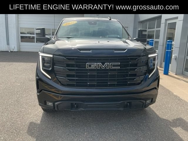 2022 GMC Sierra 1500 — rear three-quarter view