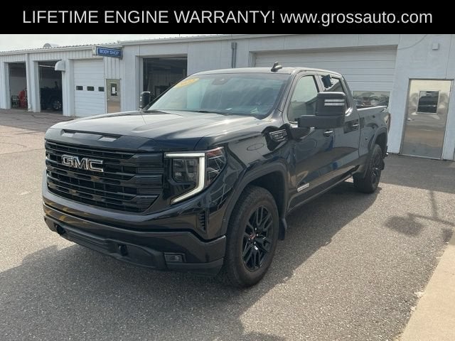 2022 GMC Sierra 1500 — interior view
